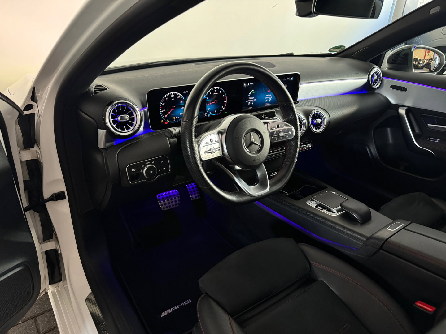 Mercedes-Benz A-Klasse 200 AMG Night Pano|Sfeer|CarPlay|Camera