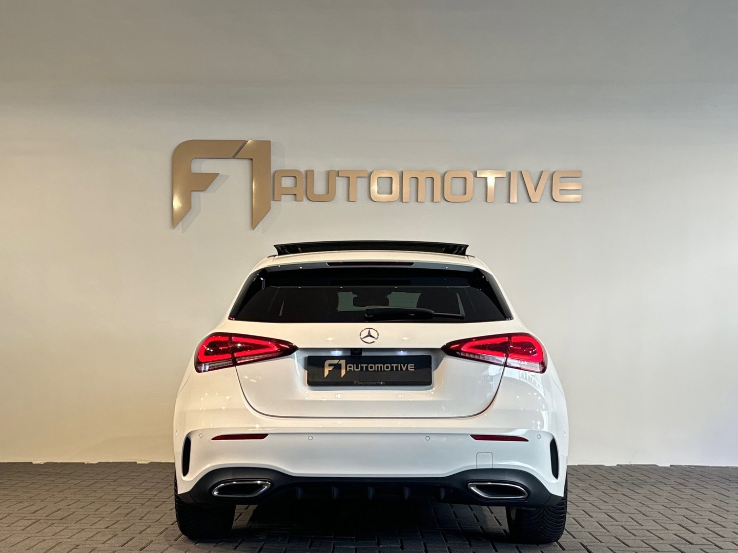 Mercedes-Benz A-Klasse 200 AMG Night Pano|Sfeer|CarPlay|Camera