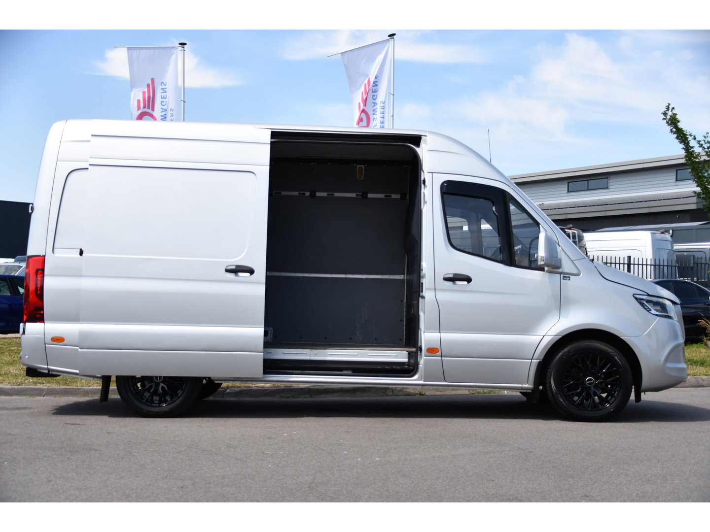 Mercedes-Benz Sprinter 316 2.2 CDI L2H2 PB Edition Cruise, 360 Camera, Carplay, LED, 10,5'' Mbux, Automaat, 164pk, Stoelverwarming, Standkachel, Trekhaak, Uniek!