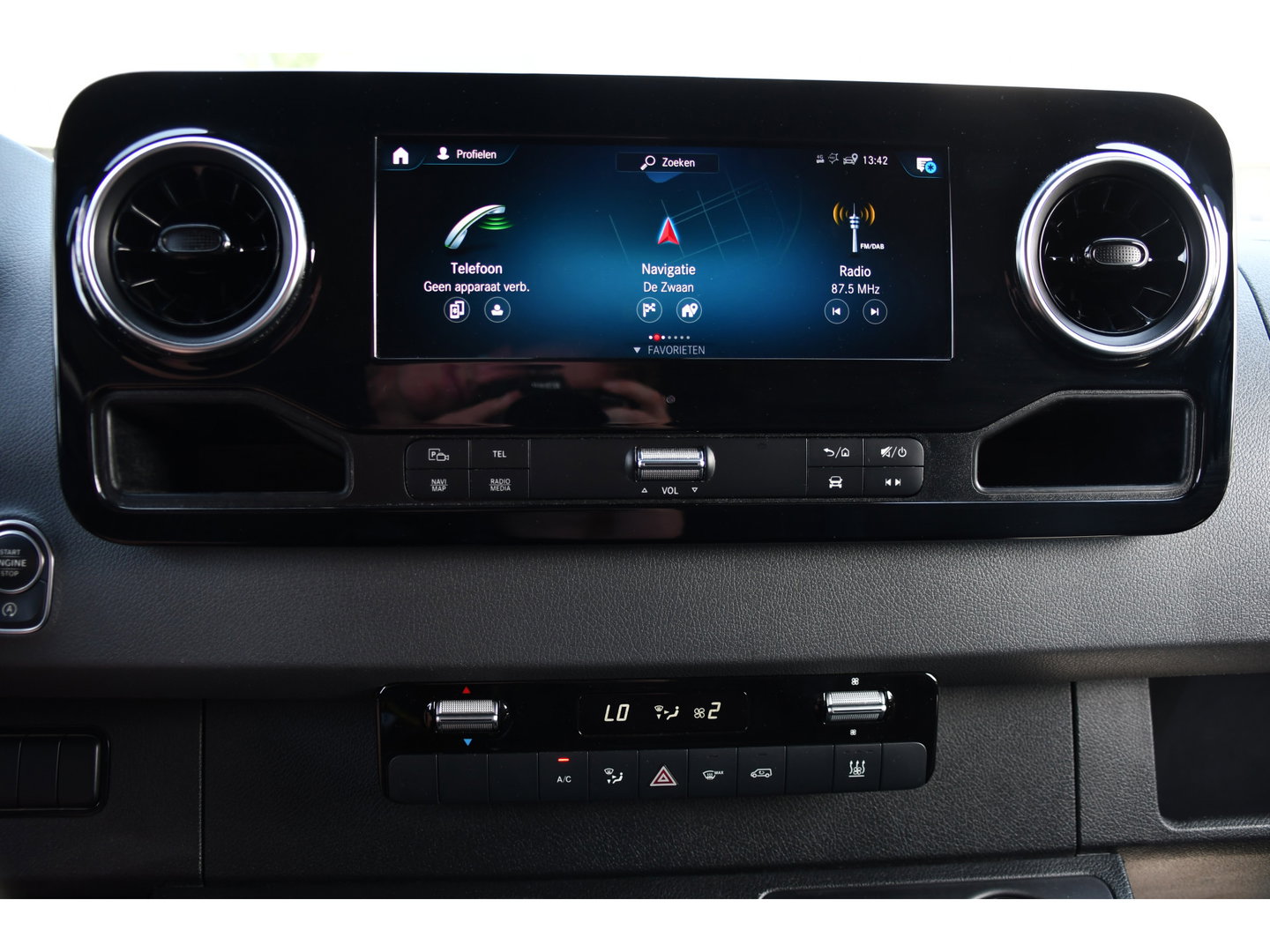 Mercedes-Benz Sprinter 316 2.2 CDI L2H2 PB Edition Cruise, 360 Camera, Carplay, LED, 10,5'' Mbux, Automaat, 164pk, Stoelverwarming, Standkachel, Trekhaak, Uniek!