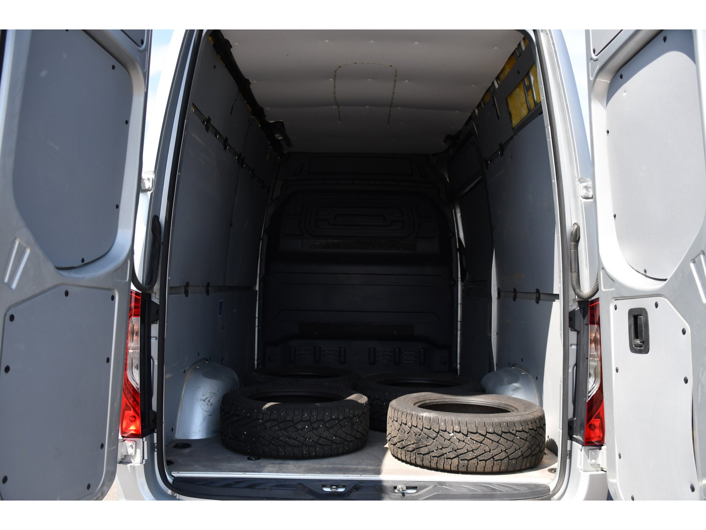 Mercedes-Benz Sprinter 316 2.2 CDI L2H2 PB Edition Cruise, 360 Camera, Carplay, LED, 10,5'' Mbux, Automaat, 164pk, Stoelverwarming, Standkachel, Trekhaak, Uniek!