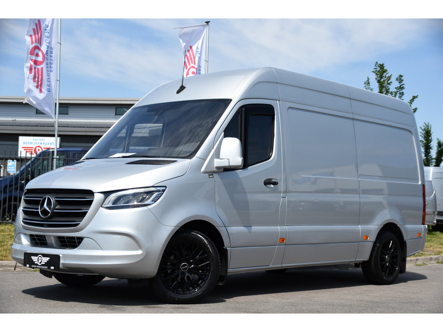 Mercedes-Benz Sprinter 316 2.2 CDI L2H2 PB Edition Cruise, 360 Camera, Carplay, LED, 10,5'' Mbux, Automaat, 164pk, Stoelverwarming, Standkachel, Trekhaak, Uniek!
