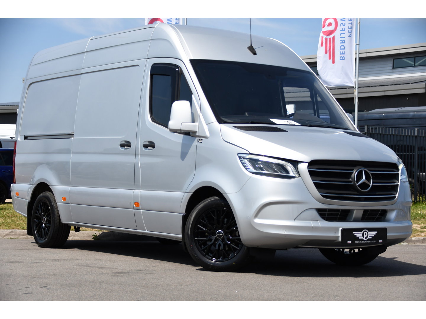 Mercedes-Benz Sprinter 316 2.2 CDI L2H2 PB Edition Cruise, 360 Camera, Carplay, LED, 10,5'' Mbux, Automaat, 164pk, Stoelverwarming, Standkachel, Trekhaak, Uniek!