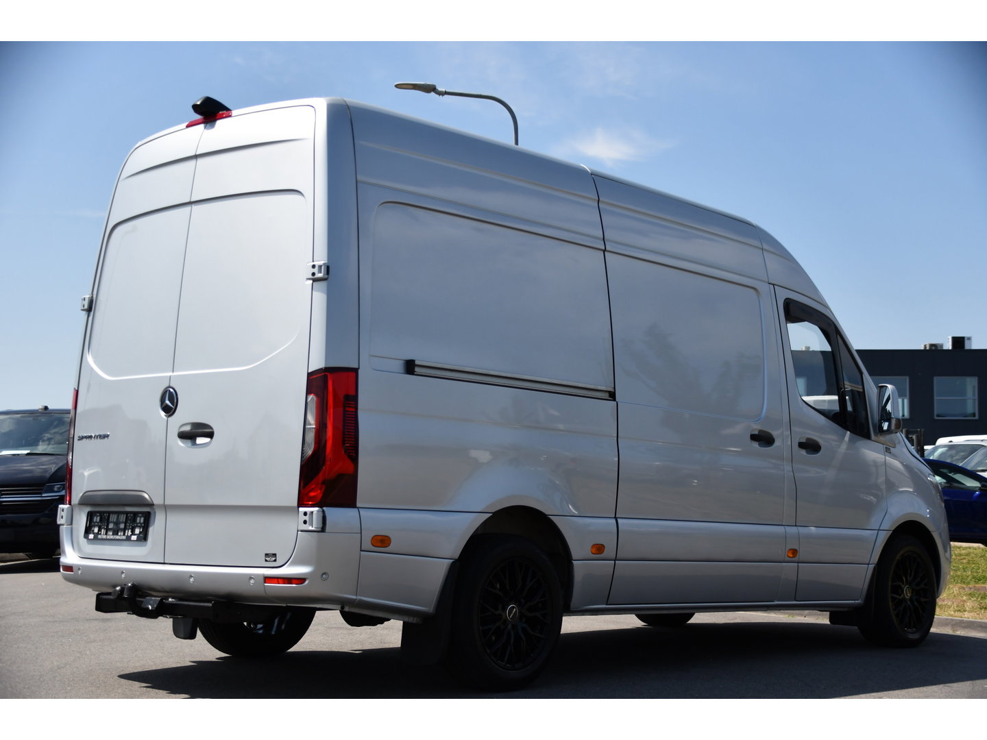 Mercedes-Benz Sprinter 316 2.2 CDI L2H2 PB Edition Cruise, 360 Camera, Carplay, LED, 10,5'' Mbux, Automaat, 164pk, Stoelverwarming, Standkachel, Trekhaak, Uniek!