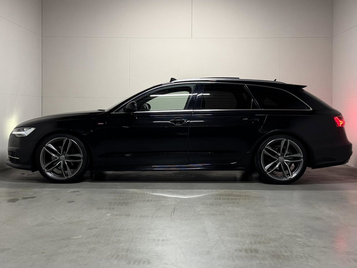 Audi A6 Avant 1.8 TFSI Ultra S-Line Leer Camera Trekh. NAP