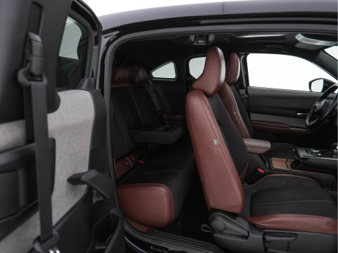 Mazda MX-30 e-SkyActiv 145 Luxury 36 kWh {SoH-92%} (INCL-BTW) *HEATPUMP | PANO | LEATHER-MAZTEX | BOSE-AUDIO | HEAD-UP | ADAPTIVE-CRUISE | BLINDSPOT | FULL-LED | KEYLESS | TOPVIEW | DAB+ | NAVI-FULLMAP | DIGI-COCKPIT | HEATED-SEATS | 18"ALU*