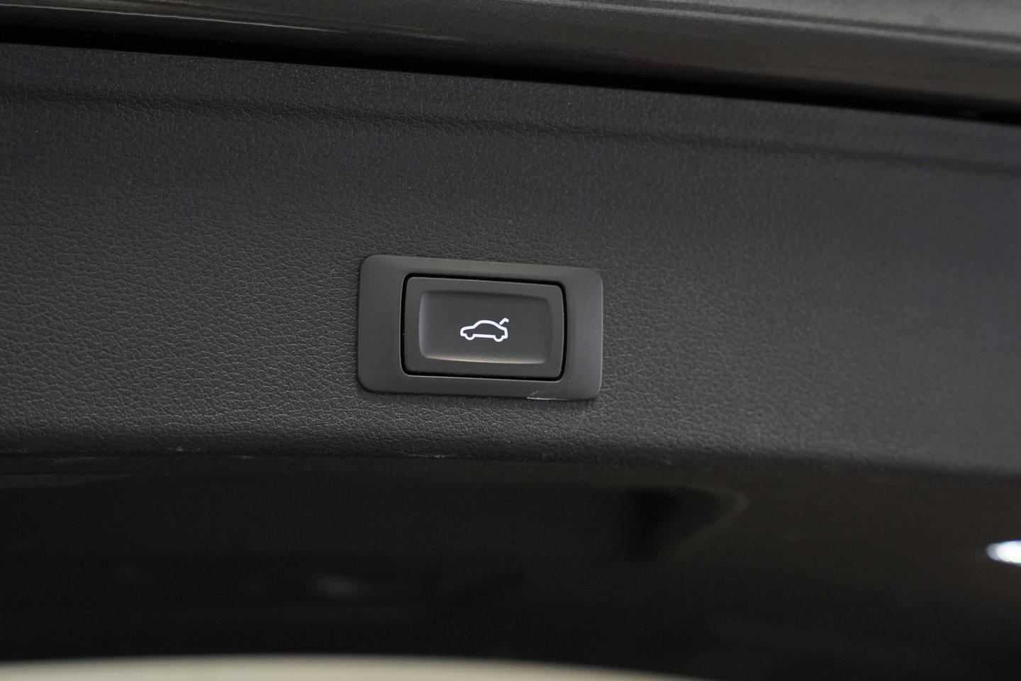 Audi A4 Avant 35 TFSI S edition S-line Leder Full-led Adaptive-Cruise 24 Maanden garantie* (Vraag naar de voorwaarden)
