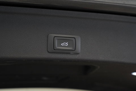 Audi A4 Avant 35 TFSI S edition S-line Leder Full-led Adaptive-Cruise 24 Maanden garantie* (Vraag naar de voorwaarden)
