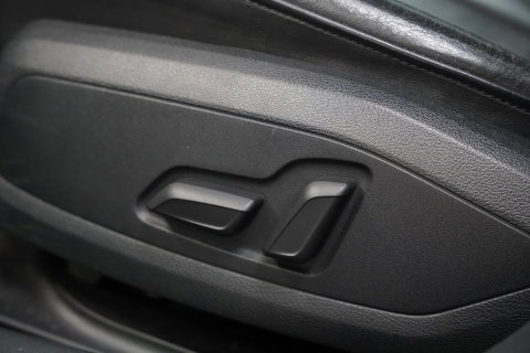 Audi A4 Avant 35 TFSI S edition S-line Leder Full-led Adaptive-Cruise 24 Maanden garantie* (Vraag naar de voorwaarden)
