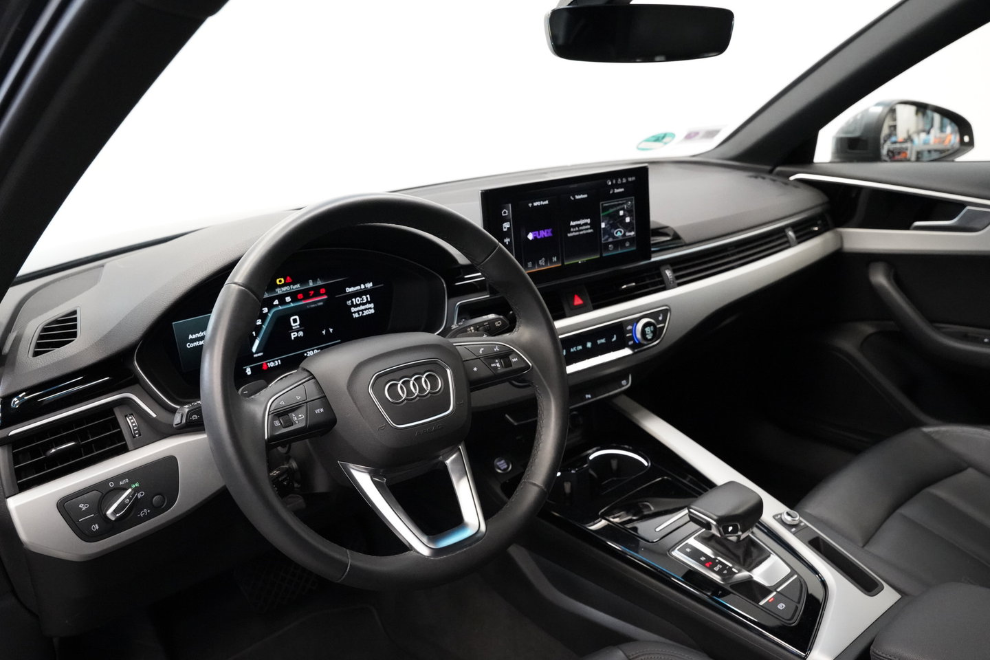 Audi A4 Avant 35 TFSI S edition S-line Leder Full-led Adaptive-Cruise 24 Maanden garantie* (Vraag naar de voorwaarden)