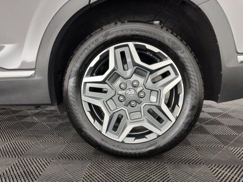 Hyundai Santa Fe 1.6 T-GDI Comfort Smart Sky AWD [ 7-Pers. ] {SoH-100%} (Plug-In) (INCL-BTW) *PANO | LEATHER | FULL-LED | ADAPTIVE-CRUISE | BLINDSPOT | MEMORY-PACK | DIGI-COCKPIT | SHIFTPADDLES | PRIVACYGLASS | NAVI-FULLMAP | KEYLESS | TOWBAR | CARBON | 19''ALU*