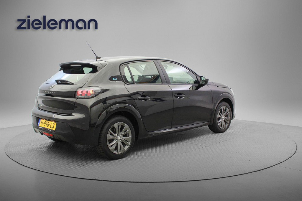 Peugeot e-208