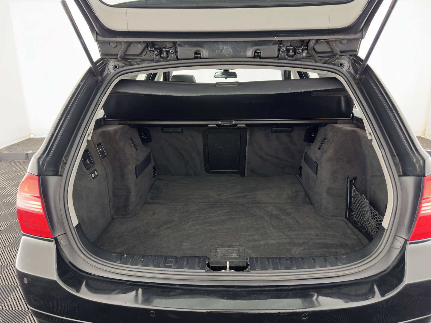 BMW 3 Serie Touring 330i Dynamic Executive Aut. *PANO | LEATHER | XENON | HEATED-SPORTSEATS | NAVI-FULLMAP | ECC | PDC | CRUISE | 18''ALU*