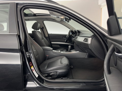 BMW 3 Serie Touring 330i Dynamic Executive Aut. *PANO | LEATHER | XENON | HEATED-SPORTSEATS | NAVI-FULLMAP | ECC | PDC | CRUISE | 18''ALU*