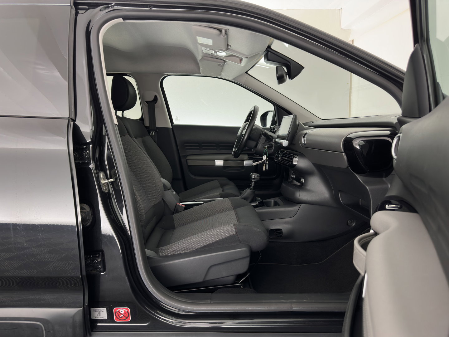 Citroën C4 Cactus 1.5 BlueHDi Business (INCL.BTW) *NAVI-FULLMAP | COMFORT-SEATS | PRIVACY-GLASS | DAB+ | ECC | PDC | CRUISE | 16''ALU*