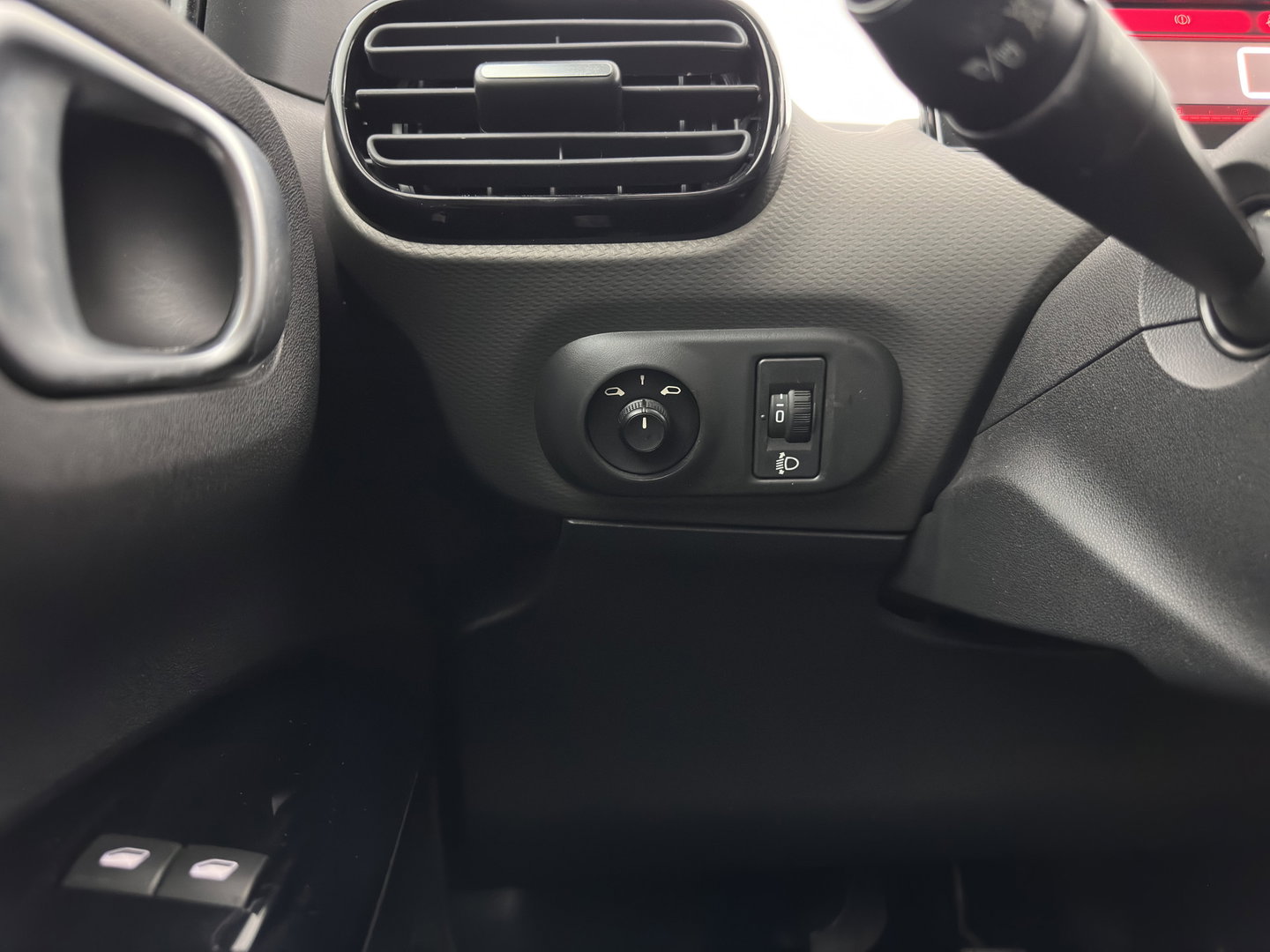 Citroën C4 Cactus 1.5 BlueHDi Business (INCL.BTW) *NAVI-FULLMAP | COMFORT-SEATS | PRIVACY-GLASS | DAB+ | ECC | PDC | CRUISE | 16''ALU*