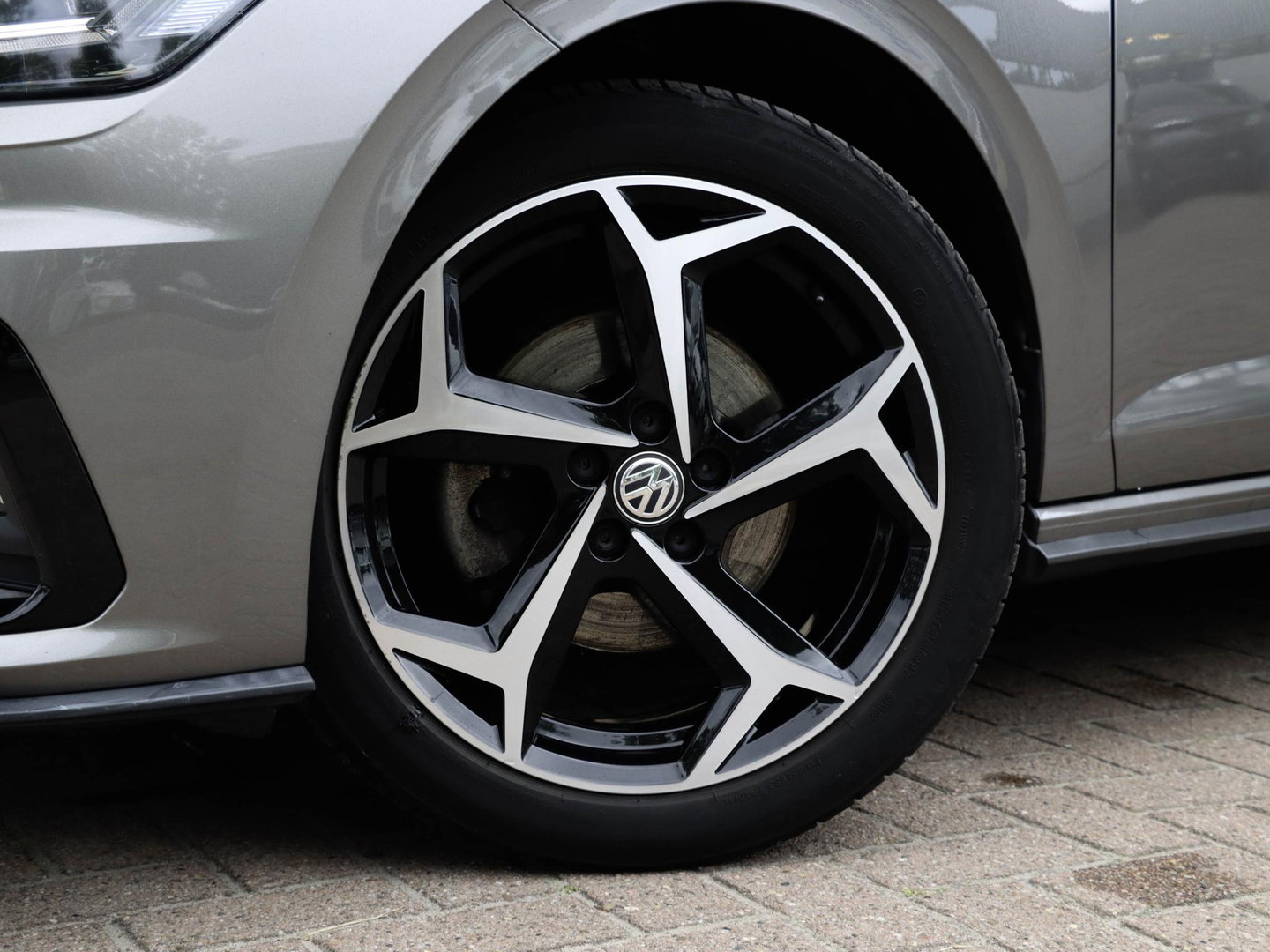 Volkswagen Polo 1.0 TSI Highline 3x R Line Panodak Virtual Clima 1e eigenaar!