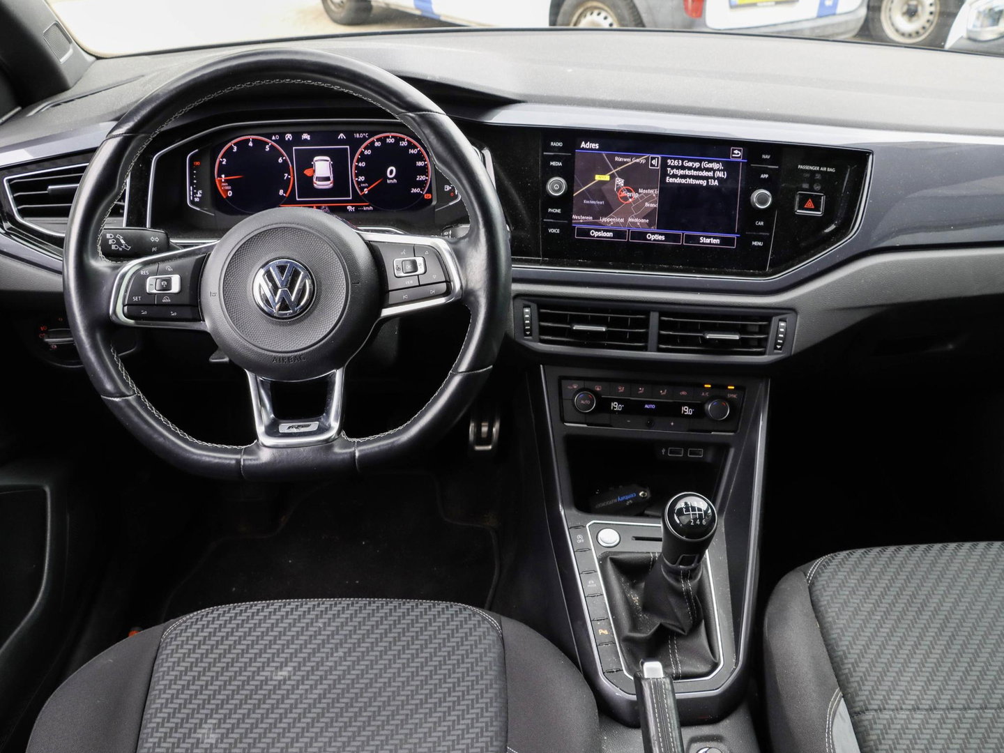 Volkswagen Polo 1.0 TSI Highline 3x R Line Panodak Virtual Clima 1e eigenaar!
