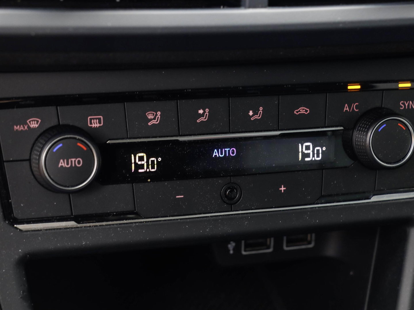 Volkswagen Polo 1.0 TSI Highline 3x R Line Panodak Virtual Clima 1e eigenaar!