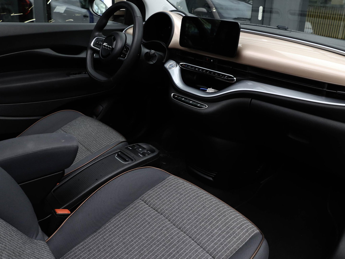 Fiat 500 Icon 42 kWh Cabrio | Rose Gold | 320KM rijbereik (WLTP)