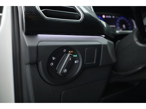 Volkswagen T-Cross 1.0 TSI R-Line DSG | IQ. Light | Apple CarPlay | Camera + PDC | Adapt. Cruise | 18'' | Digi. Cockpit |
