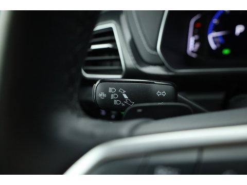 Volkswagen T-Cross 1.0 TSI R-Line DSG | IQ. Light | Apple CarPlay | Camera + PDC | Adapt. Cruise | 18'' | Digi. Cockpit |