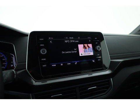 Volkswagen T-Cross 1.0 TSI R-Line DSG | IQ. Light | Apple CarPlay | Camera + PDC | Adapt. Cruise | 18'' | Digi. Cockpit |