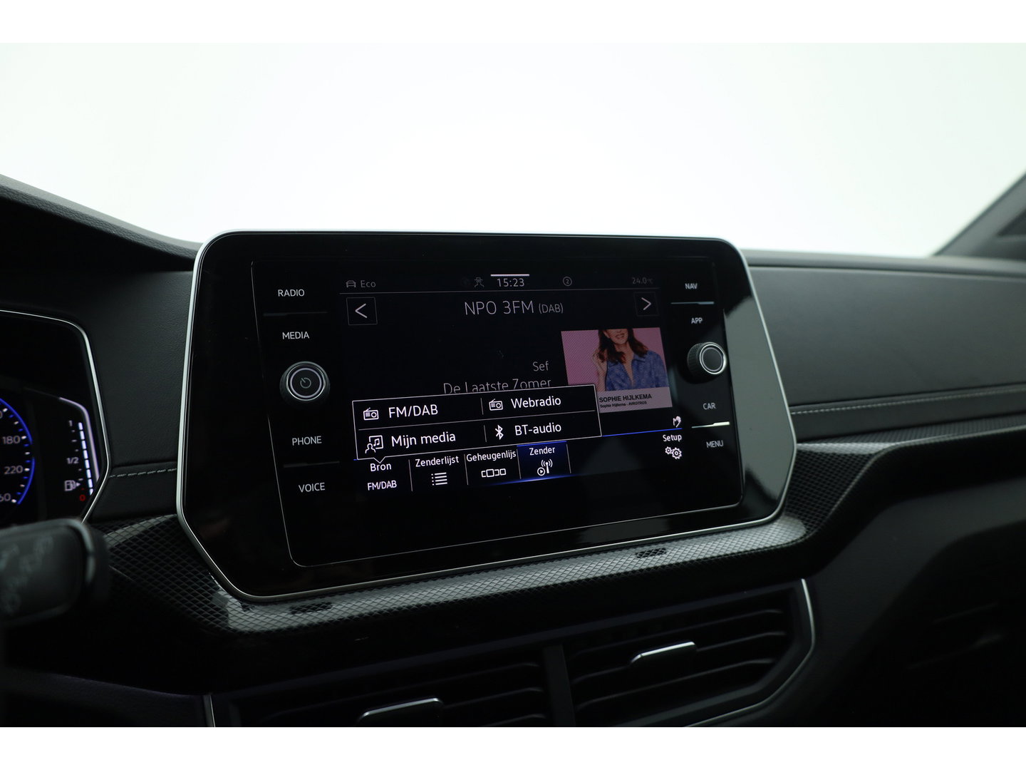 Volkswagen T-Cross 1.0 TSI R-Line DSG | IQ. Light | Apple CarPlay | Camera + PDC | Adapt. Cruise | 18'' | Digi. Cockpit |