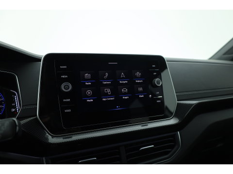 Volkswagen T-Cross 1.0 TSI R-Line DSG | IQ. Light | Apple CarPlay | Camera + PDC | Adapt. Cruise | 18'' | Digi. Cockpit |