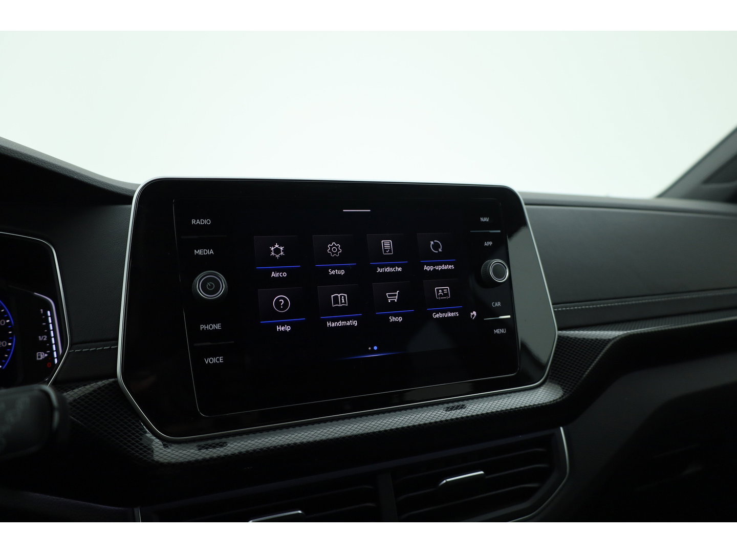 Volkswagen T-Cross 1.0 TSI R-Line DSG | IQ. Light | Apple CarPlay | Camera + PDC | Adapt. Cruise | 18'' | Digi. Cockpit |