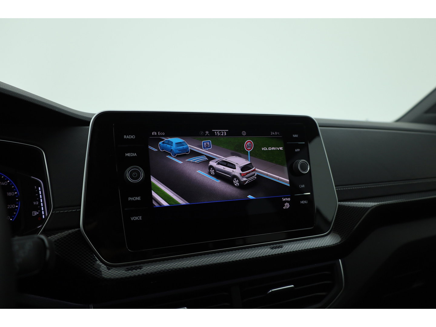 Volkswagen T-Cross 1.0 TSI R-Line DSG | IQ. Light | Apple CarPlay | Camera + PDC | Adapt. Cruise | 18'' | Digi. Cockpit |