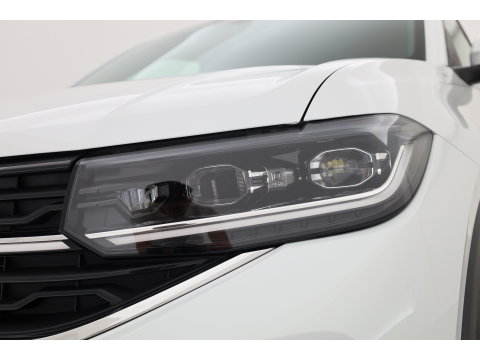 Volkswagen T-Cross 1.0 TSI R-Line DSG | IQ. Light | Apple CarPlay | Camera + PDC | Adapt. Cruise | 18'' | Digi. Cockpit |