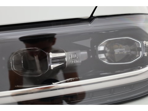 Volkswagen T-Cross 1.0 TSI R-Line DSG | IQ. Light | Apple CarPlay | Camera + PDC | Adapt. Cruise | 18'' | Digi. Cockpit |