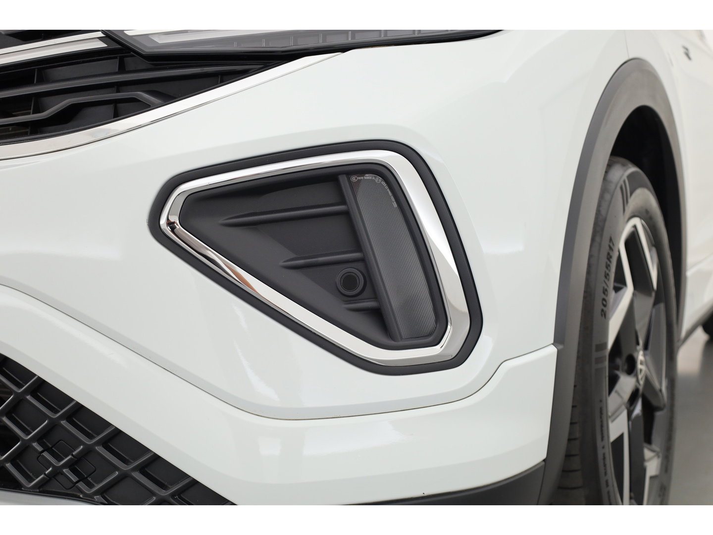 Volkswagen T-Cross 1.0 TSI R-Line DSG | IQ. Light | Apple CarPlay | Camera + PDC | Adapt. Cruise | 18'' | Digi. Cockpit |