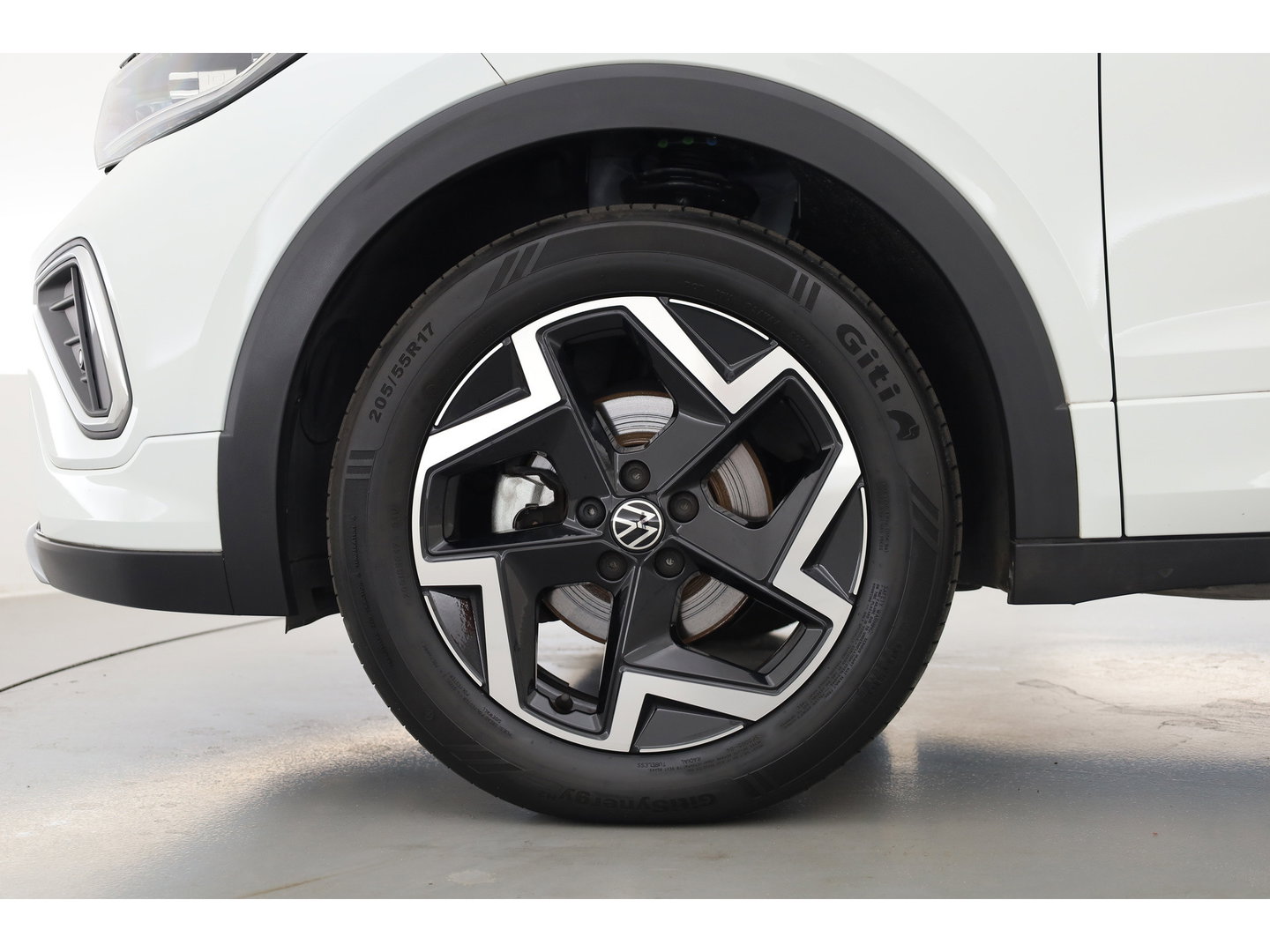 Volkswagen T-Cross 1.0 TSI R-Line DSG | IQ. Light | Apple CarPlay | Camera + PDC | Adapt. Cruise | 18'' | Digi. Cockpit |