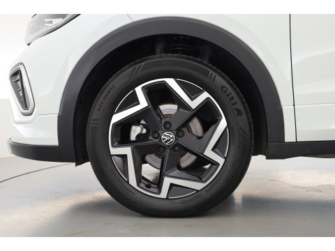 Volkswagen T-Cross 1.0 TSI R-Line DSG | IQ. Light | Apple CarPlay | Camera + PDC | Adapt. Cruise | 18'' | Digi. Cockpit |