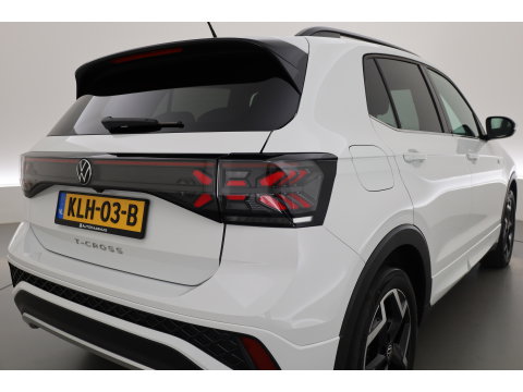 Volkswagen T-Cross 1.0 TSI R-Line DSG | IQ. Light | Apple CarPlay | Camera + PDC | Adapt. Cruise | 18'' | Digi. Cockpit |