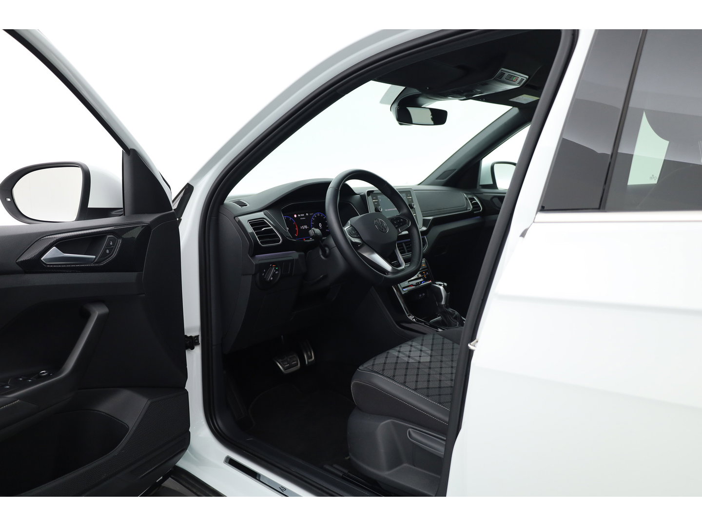 Volkswagen T-Cross 1.0 TSI R-Line DSG | IQ. Light | Apple CarPlay | Camera + PDC | Adapt. Cruise | 18'' | Digi. Cockpit |