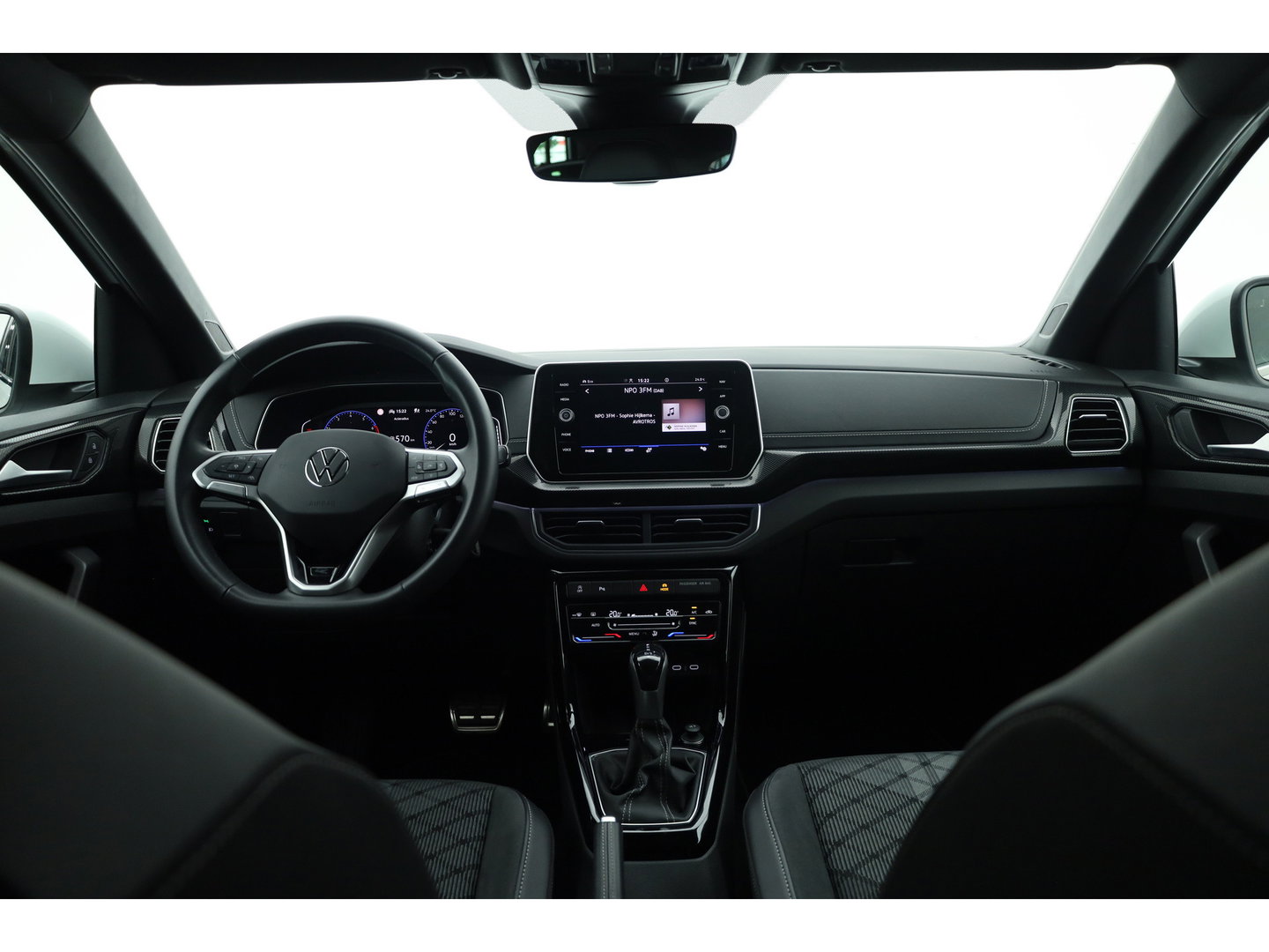 Volkswagen T-Cross 1.0 TSI R-Line DSG | IQ. Light | Apple CarPlay | Camera + PDC | Adapt. Cruise | 18'' | Digi. Cockpit |