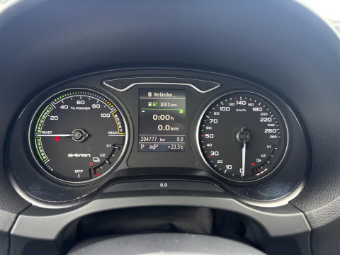 Audi A3 Sportback 1.4 e-tron PHEV Attraction Pro Line plus | CHAMELEON FOLIE | SPOILERS |  SOUNDBOX | PANO | SOH 81%