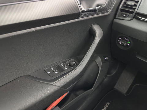 Škoda Karoq 1.5 TSI ACT Sportline Business (INCL-BTW) Aut. *PANO | DIGI-COCKPIT | FULL-LED | ADAPTIVE-CRUISE | HEATED-SPORTSEATS | TOP-VIEW |  AMBIENTLIGHT | NAVI-FULLMAP | KEYLESS | DAB+ | TOWBAR | PRIVACYGLASS | 18''ALU*