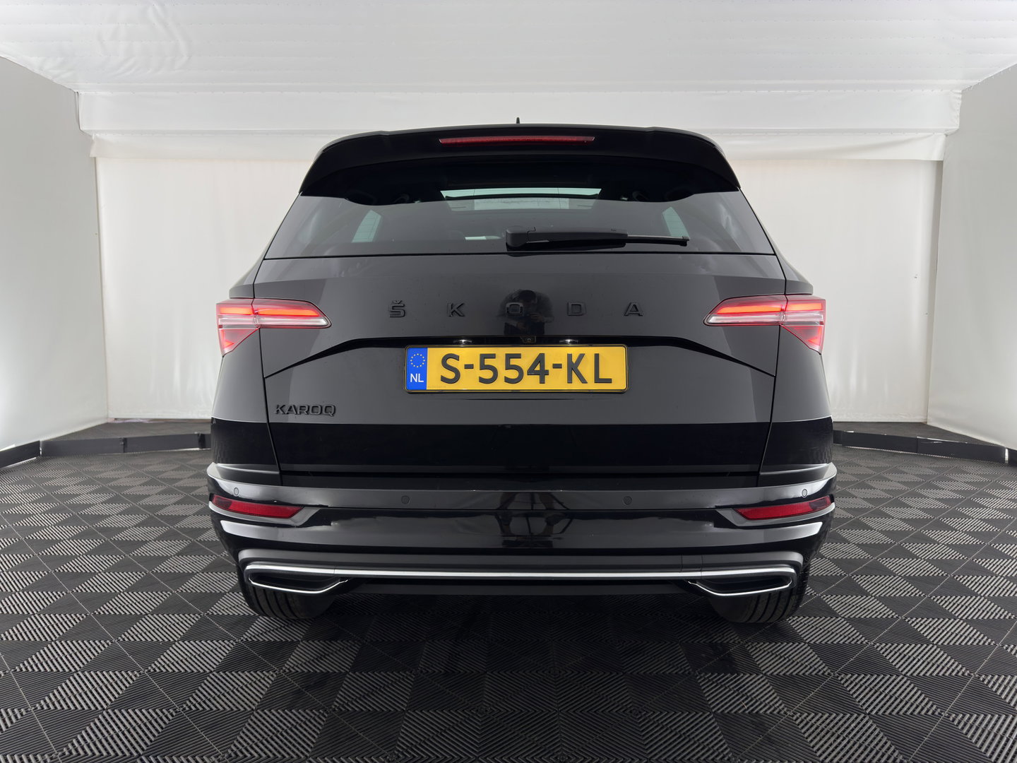 Škoda Karoq 1.5 TSI ACT Sportline Business (INCL-BTW) Aut. *PANO | DIGI-COCKPIT | FULL-LED | ADAPTIVE-CRUISE | HEATED-SPORTSEATS | TOP-VIEW |  AMBIENTLIGHT | NAVI-FULLMAP | KEYLESS | DAB+ | TOWBAR | PRIVACYGLASS | 18''ALU*