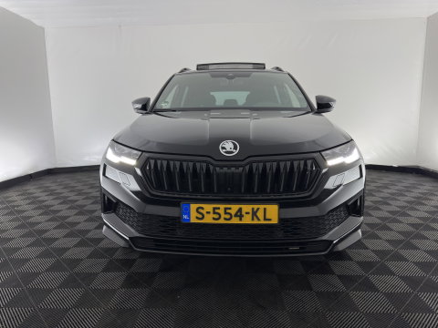 Škoda Karoq 1.5 TSI ACT Sportline Business (INCL-BTW) Aut. *PANO | DIGI-COCKPIT | FULL-LED | ADAPTIVE-CRUISE | HEATED-SPORTSEATS | TOP-VIEW |  AMBIENTLIGHT | NAVI-FULLMAP | KEYLESS | DAB+ | TOWBAR | PRIVACYGLASS | 18''ALU*