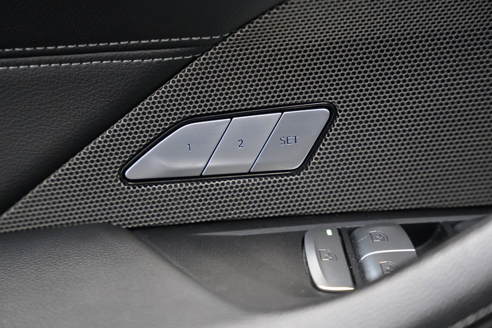 BMW 4 Serie Gran Coupé M440i xDrive High Executive ACC Opendak Wide Screen Head-up H&K Trekhaak Carbon Laser Light Portimao Blue!
