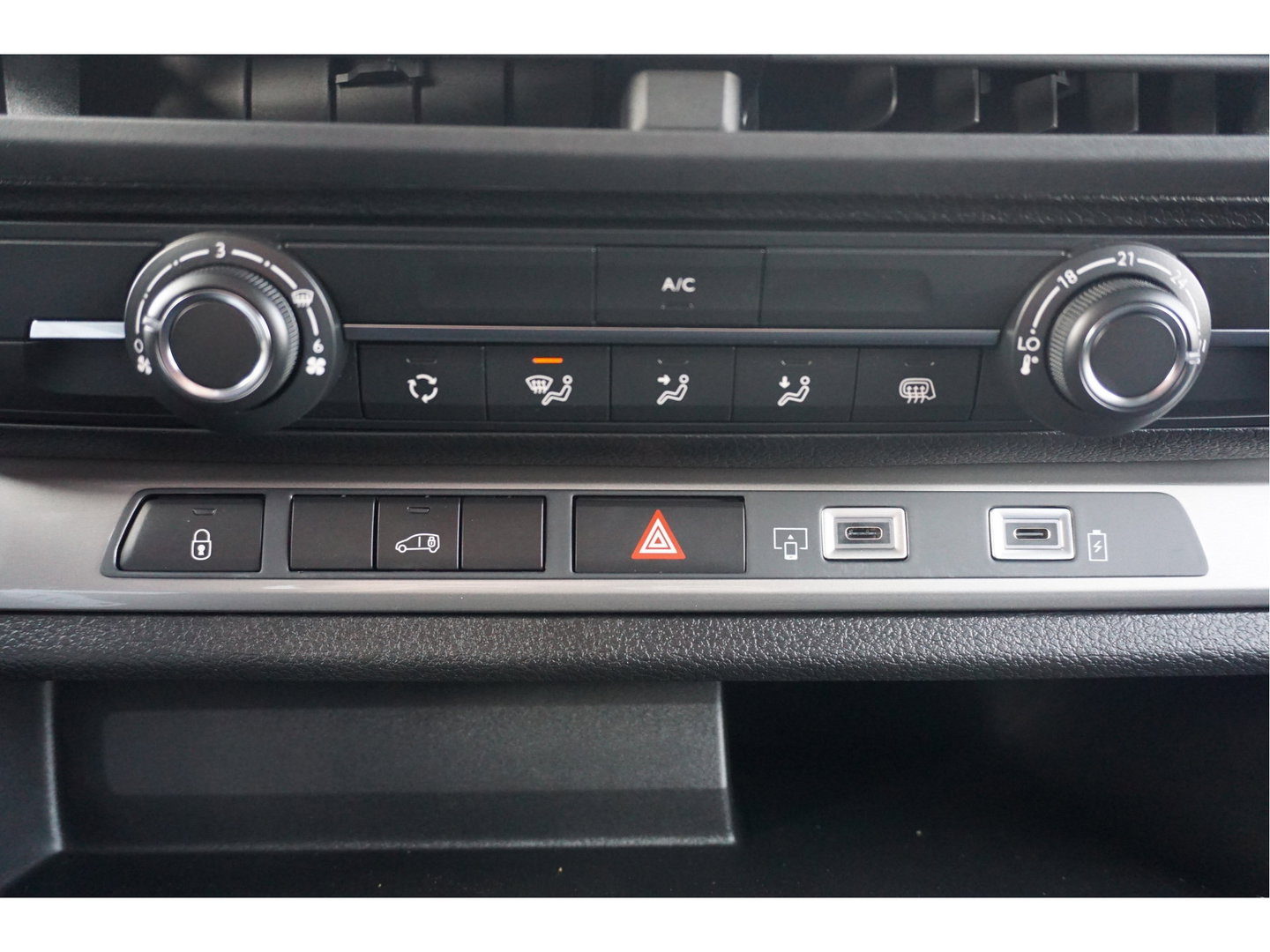 Citroën Jumpy 2.0D 145PK L3H1 BPM VRIJ!! Apple CP, Camera, Airco, Cruise!! Nr. B01*