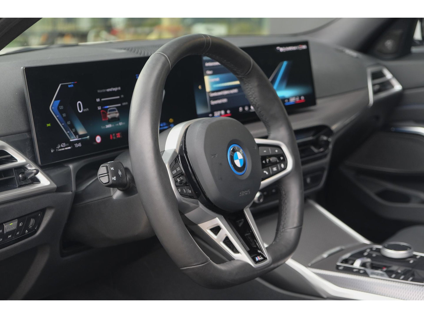 BMW 3 Serie Touring 330e xDrive M-sport M3 stoelen Panoramadak *SOH 98%* Memory *BTW* Black pack NLauto 19" LMV
