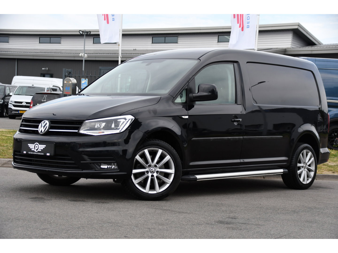 Volkswagen Caddy 2.0 TDI L2H1 Maxi Highline Cruise, Leder, LED,  Automaat, multimedia, 150pk, NAVI, Trekhaak, Sensoren, Voorruit verwarming, Uniek!