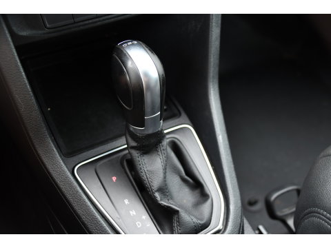 Volkswagen Caddy 2.0 TDI L2H1 Maxi Highline Cruise, Leder, LED,  Automaat, multimedia, 150pk, NAVI, Trekhaak, Sensoren, Voorruit verwarming, Uniek!