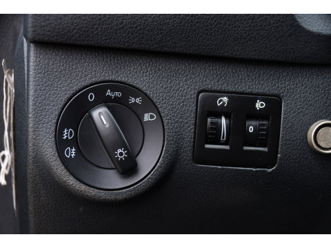 Volkswagen Caddy 2.0 TDI L2H1 Maxi Highline Cruise, Leder, LED,  Automaat, multimedia, 150pk, NAVI, Trekhaak, Sensoren, Voorruit verwarming, Uniek!
