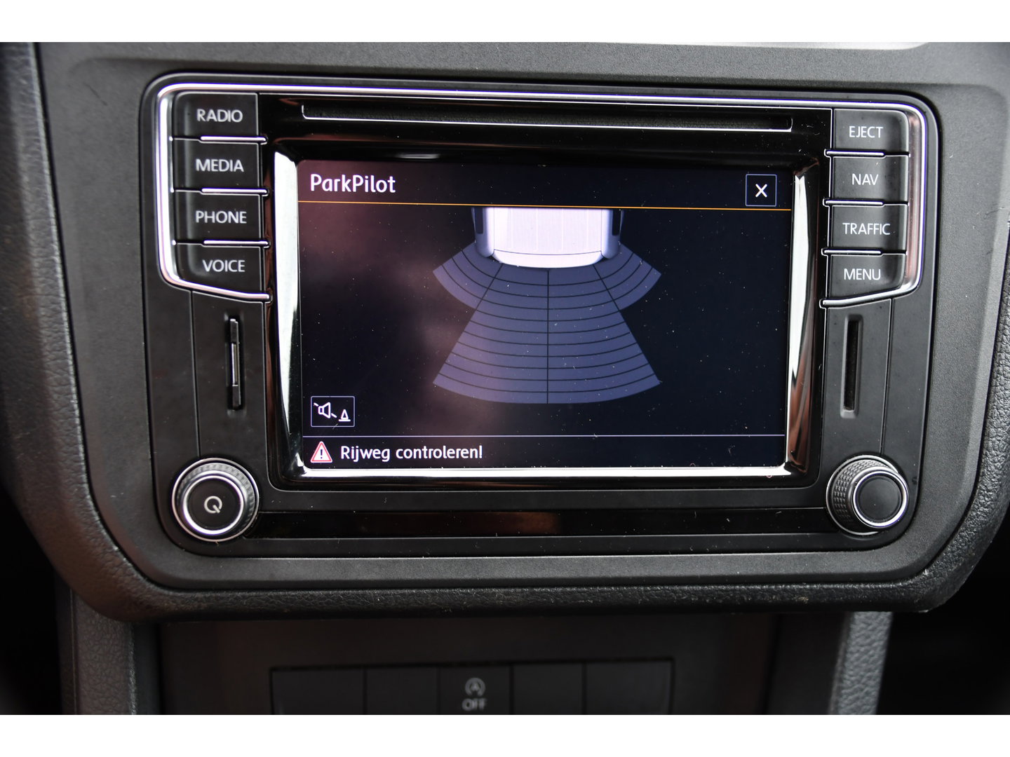 Volkswagen Caddy 2.0 TDI L2H1 Maxi Highline Cruise, Leder, LED,  Automaat, multimedia, 150pk, NAVI, Trekhaak, Sensoren, Voorruit verwarming, Uniek!